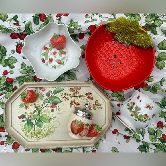 Vintage Other - Vintage Strawberry Home Decor